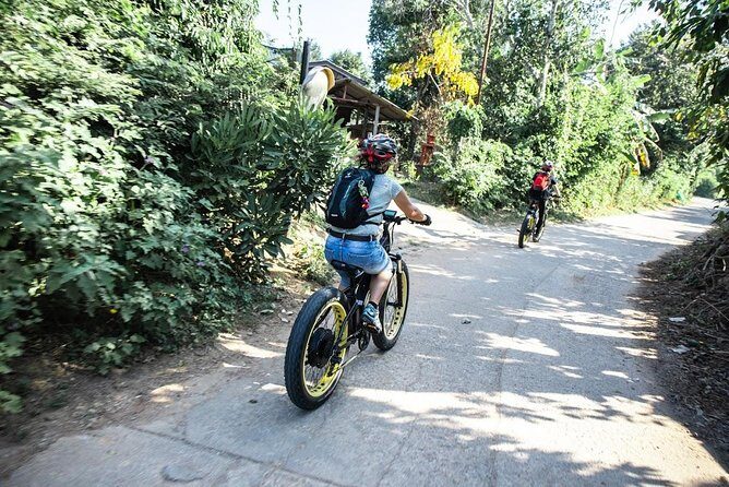 Half-day E-bike Countryside and rice paddies (flat land, GUIDED) - Stop 2: Hang Dong and the quieter side of Chiang Mai