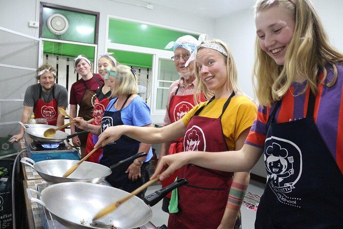 Half Day Morning Cooking Class with Market Tour in Chiang Mai - Who should book this market-and-cooking combo?
