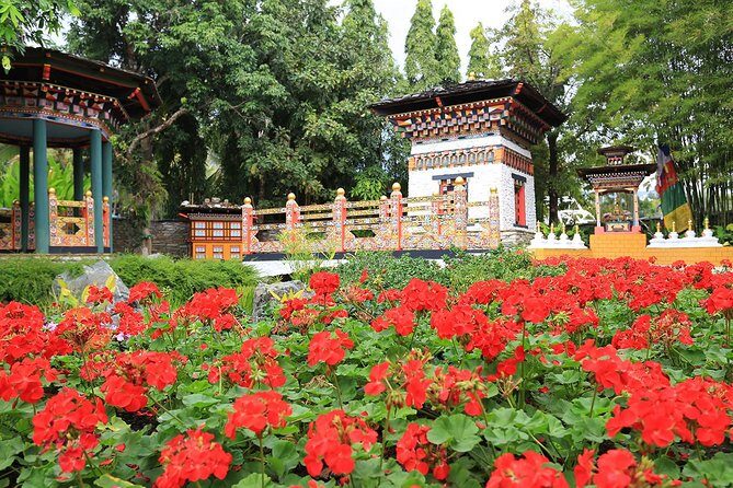 Half Day Phra That Doi Kham Temple and Royal Park Rajapruek (Private Tour) - Royal Park Rajapruek: the plant-focused stop that surprises people