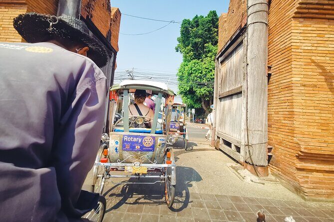Half Day Private Chiang Mai Trishaw Ride and Mae Ping River Cruise - Tha Pae Gate and the trishaw ride through old Lanna streets