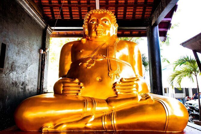 Half-Day Private Night Tour by Tuk Tuk in Chiang Mai City - Wat Chedi Luang at dusk: the Big Stupa temple stop