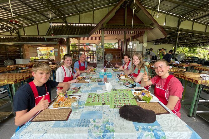 Half-Day Thai Cooking Class at Organic Farm in Chiang Mai - Choosing Vegan or Vegetarian Menus and Controlling the Spice