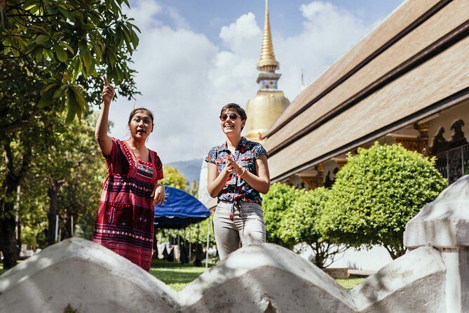Highlights & Hidden Gems With Locals: Best of Chiang Mai Private Tour - Tha Phae Gate: your Old City orientation checkpoint