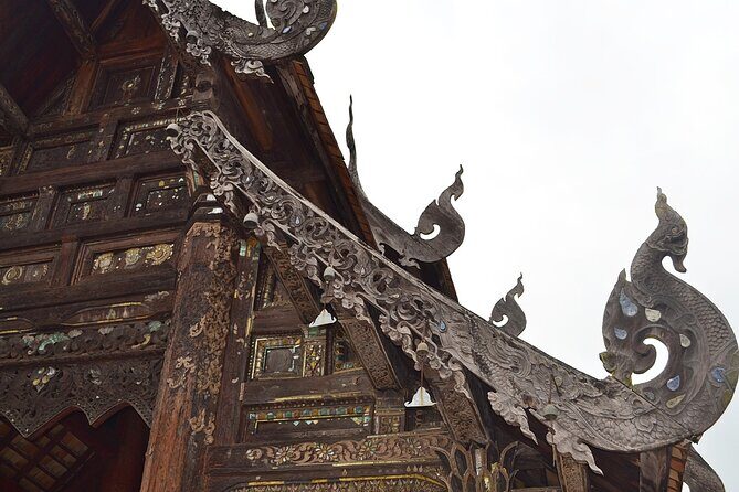 Horse Lesson+Riding+Wat Tonkwen wooden temple.Chiangmai - Weather and comfort: your best strategy in Chiang Mai