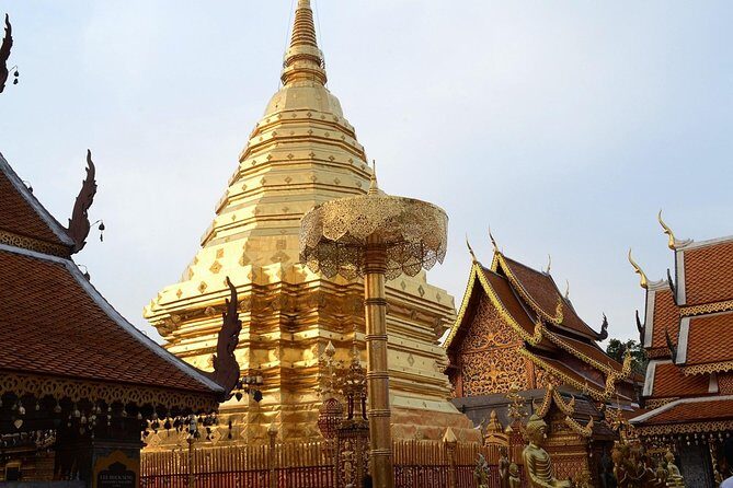 Hot! Doisuthep Temple+Wat Palad+Sticky waterfall - How This Chiang Mai Combo Day Tour Works (and why it feels easy)