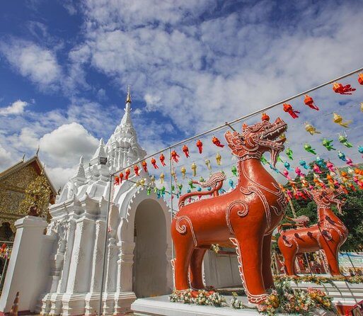 Lamphun and Lampang City Temples Small Group Tour – Full Day - Stop 1: Wat Chamthewi (Wat Ku Kut) and the Square Chedi With 60 Buddhas