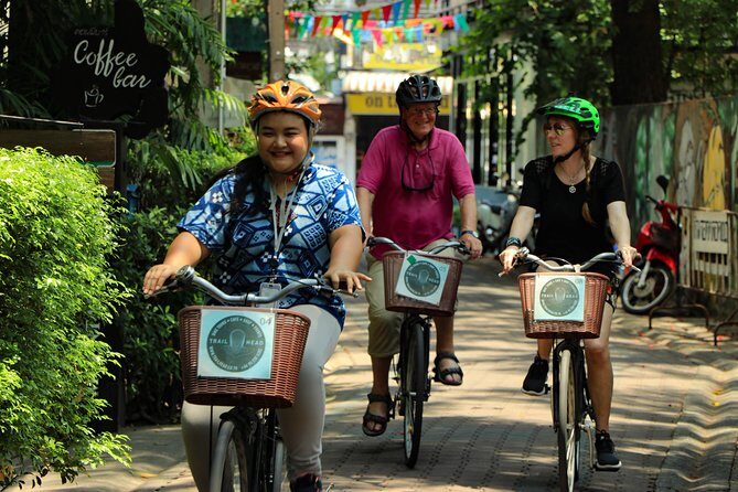 LIFECYCLING - Half Day City Bike Tour - What to wear and bring for a temple-and-market cycling route