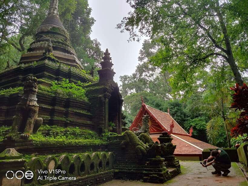 Monk trails hike, Wat Phalat, Monk chanting, Wat Doi Suthep. - Monk chanting at dusk: understanding Buddhism through practice, not just stories