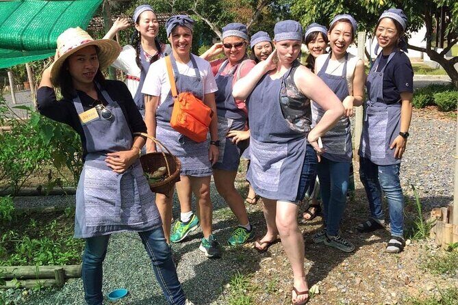 Morning Cooking Class in Traditional Pavilion with Beautiful Garden - Chiang Mai - Choosing your dishes: the menu is flexible with season and ingredients