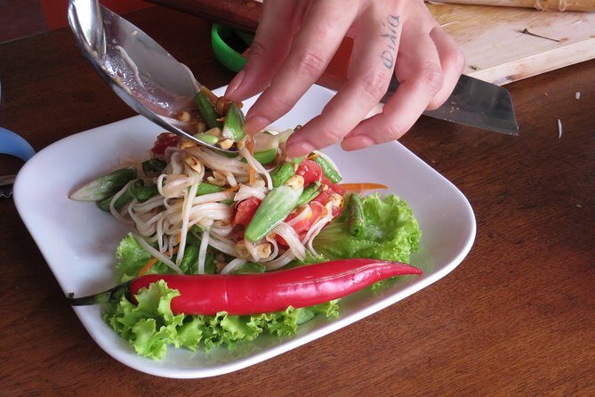 Morning Thai cooking class - The cooking order: stir-fry, then soup/appetizer, then curry + dessert