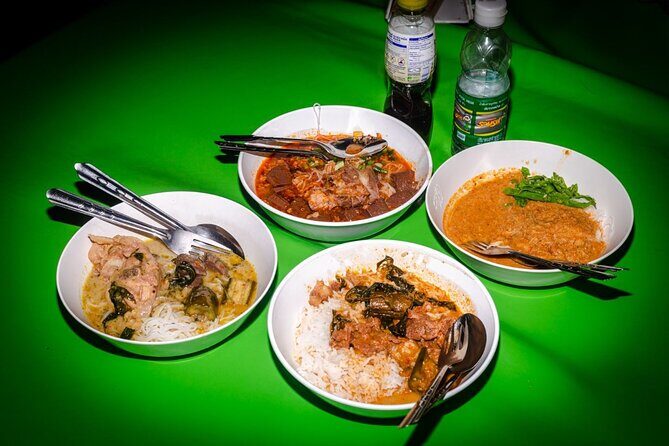 Northern Flavours Chiang Mai Food Tour with 15+ Tastings - Stop-by-stop: how the tastings usually unfold