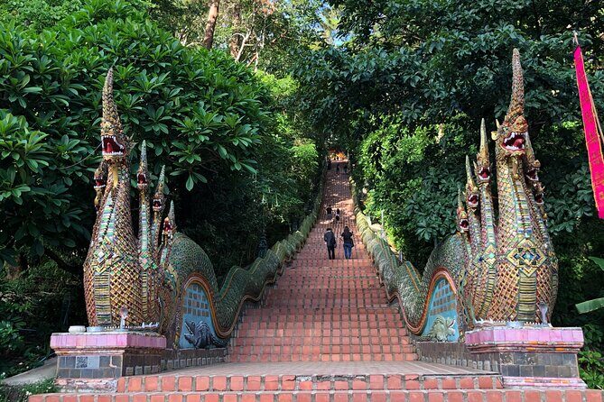 One Day Highlight of Chiang Mai - Warorot Market (Kad Luang): A Focused Hour to Browse Like a Local