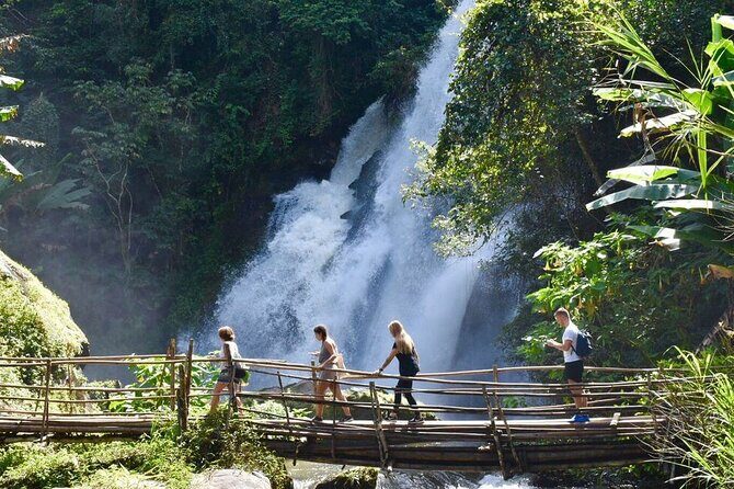 Private All-Inclusive Doi Inthanon & Pha Dok Siew Waterfall Tour - Royal Twin Pagodas: Phra Maha Dhatu Nabha Metaneedol and Nabhapol Bhumisiri