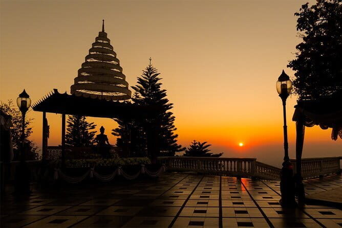 Private Day Tour Doi Suthep Temple and Handicraft Center - San Kamphaeng Road: handicrafts you can actually shop for