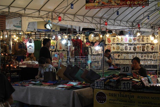 Private Evening! Crisscross Chiang Mai's Night by the classic Tuk Tuk - Guides like Q and Faan: the difference between seeing and understanding