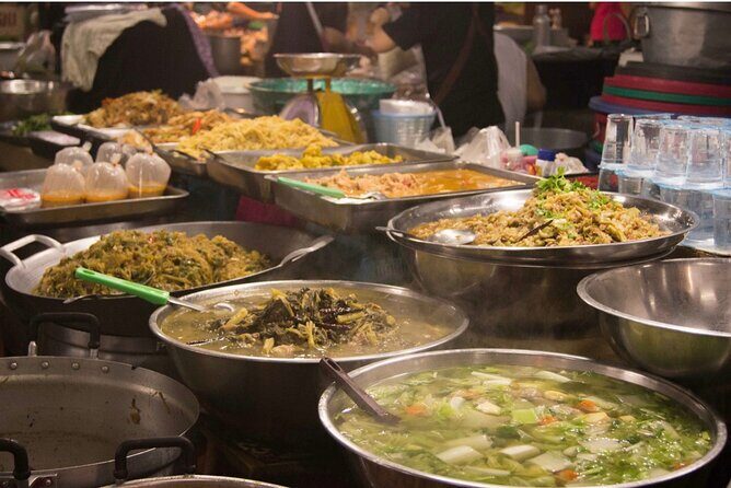 Private Half-Day Tour The Old Chiang Mai City With Street Foods - Sriphum Corner: spotting the old vs new city difference
