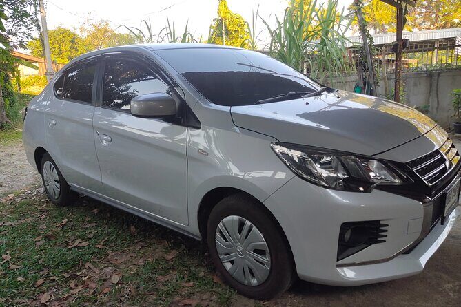 Private Luxury Car rental + English speaking driver: - Chiang Rai White Temple and Blue Temple: the early pickup rule you must plan around
