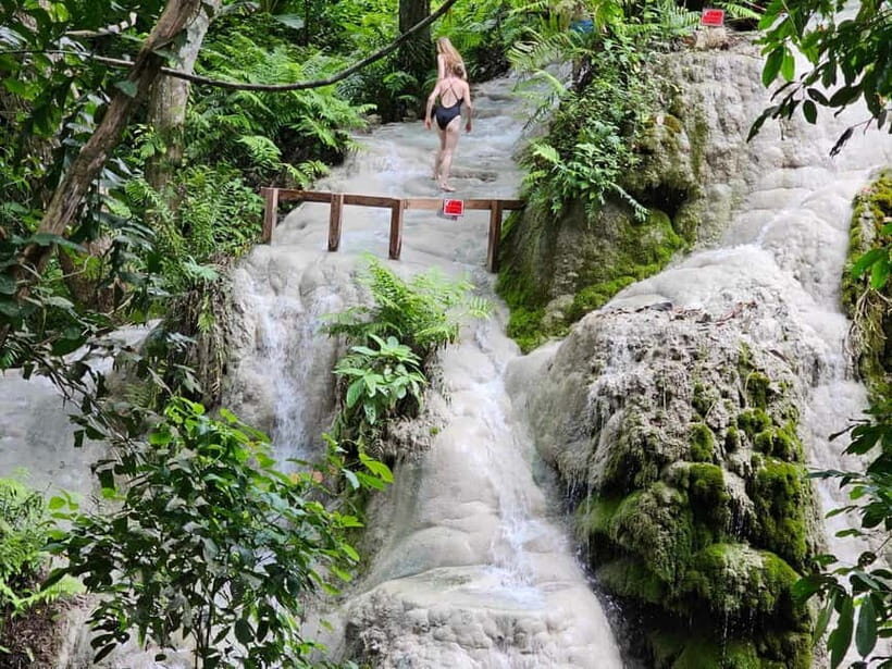 Private : Sticky Waterfall & Secret Temple & Karen Village. - The Short Hike to the Seven-Colored Fountain: Birds, Trees, and Water’s Start