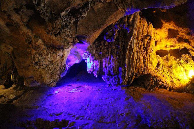 Private tour] Perfect day! Sticky waterfall + ChiangDao Cave + Wat BandenTemple - Enter Bai Orchid and Butterfly Farm: pretty, quick, and low-stress