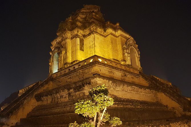 Private Tour: Sightseeing City walking Tour - A 3-hour walking loop through Chiang Mai’s old city