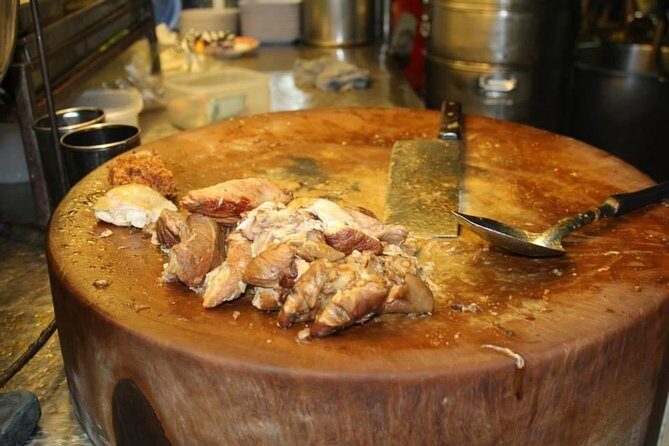 Small-Group Chiang Mai Evening Street Food Tour - Price and value: why $42.39 can be a bargain