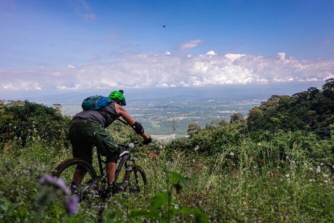 Smoke on the Water Trail Mountain Biking Tour Chiang Mai - Small group max 5: why it matters on technical trails