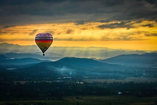Sunrise Hot Air Balloon Adventure in Chiang Mai - Getting to the Balloon: Pickup, Start Point, and Expectations