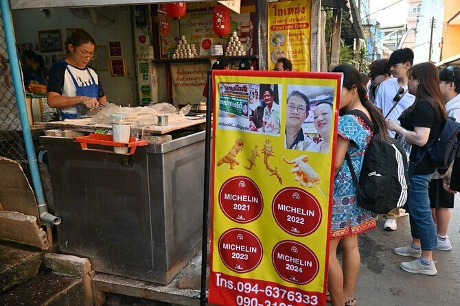 Taste of Chiang Mai: Michelin Guide Street Food Small Group 2Hr - The tastings: Yen Ta Fo, pak moh, Khao Soi, and Orh Nee