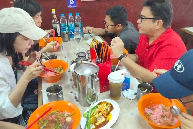 Taste of Chiang Mai: Michelin Guide Street Food Small Group 2Hr - Pace, walking, and comfort: how to make it easy on yourself