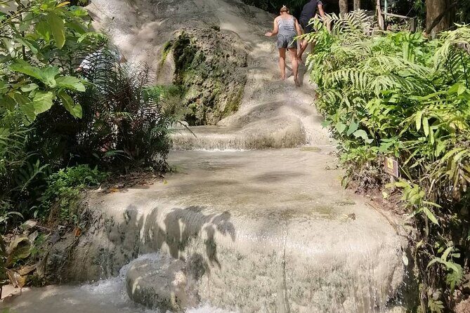 The Best Full Day Tour: Doi Suthep, Wat Phalat, Sticky Waterfall - What to pack and how to pace yourself for the waterfall