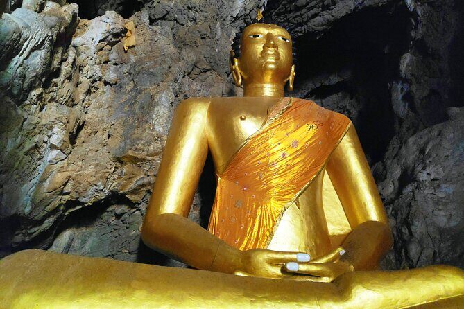 The Original Sticky Waterfalls Tour Chiang Mai Thailand - Lunch at Mae Taeng: a real meal after the wet workout