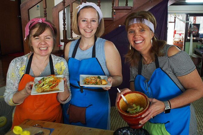 Tomyumthai Cooking Class in Chiang Mai - The market walk: Thai vegetables, spices, and time to look around