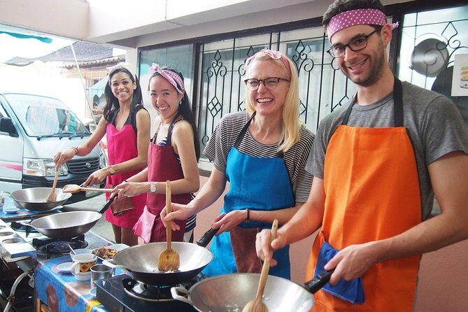 Tomyumthai Cooking Class in Chiang Mai - Eating the meal you made: coffee, portions, and a smart course order