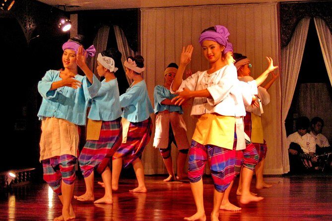 Traditional Khum Khantoke Dinner from Chiang Mai with Cultural Dance Show - Hitting the Toke Tables: The Northern Thai Dining Setup