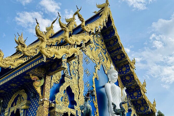 Visit Chiang Rai Temples and Lalitta Cafe from Chiang Mai - Longneck Karen Village: optional cultural stop with shopping time built in