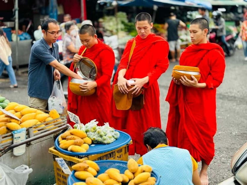 Walk With Monks Collecting Alms(meeting point maybe change) - A quiet morning with monks in Chiang Mai