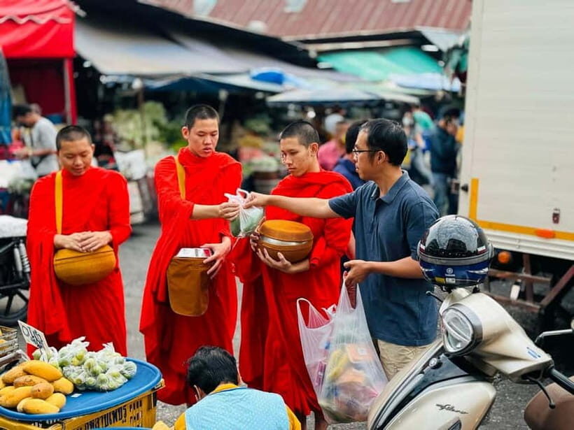 Walk With Monks Collecting Alms(meeting point maybe change) - How the day begins at Wat Chai Sri Phum