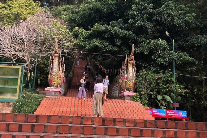 Wat Doi Suthep And Wat Pha Lat Evening Tour - Pickup, Timing, and a Max-9 Group Pace