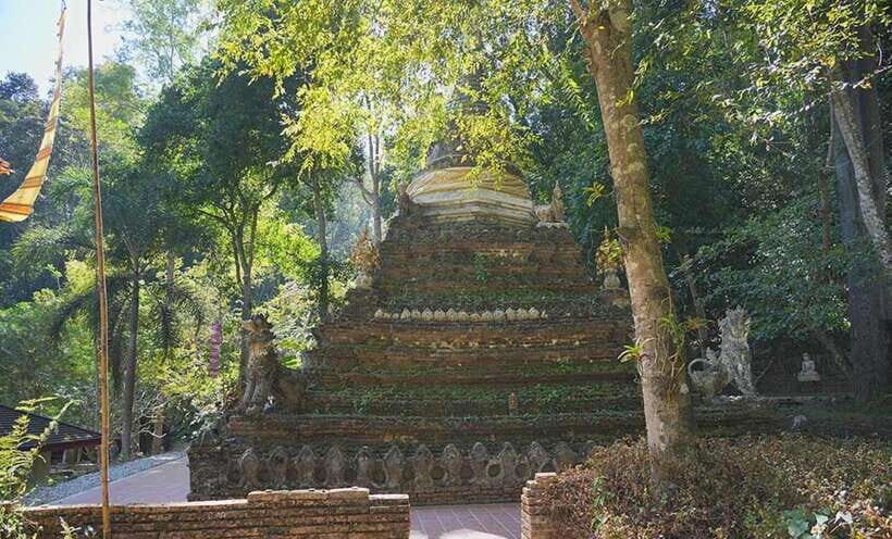 Wat Phra That Doi Suthep & Wat Pha lat Evening Tour & Guide - Wat Pha Lat: Forest Temple Calm and Meditation-Friendly Spaces