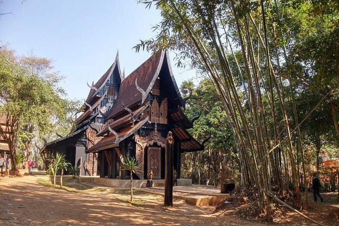 White Temple, Black House Museum and Hot Spring Tour from Chiang Mai (SHA Plus) - Comfort and timing: how to make a 7:00 am start feel worth it